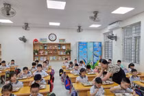 Hà Nội: UBND xã, phường sẽ lựa chọn và phân công cơ sở cung cấp nguyên liệu, suất ăn cho trường 