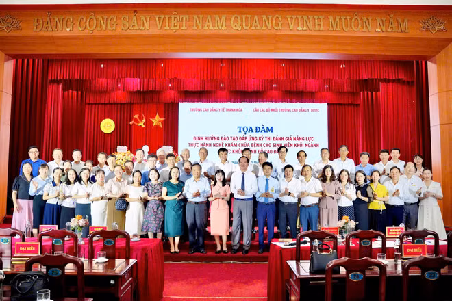 Tọa đàm khoa học định hướng đào tạo gắn với đánh giá năng lực thực hành nghề khám chữa bệnh