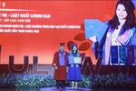 Lần đầu tiên, tân khoa Trường Đại học Luật TPHCM thực hiện nghi thức tuyên thức