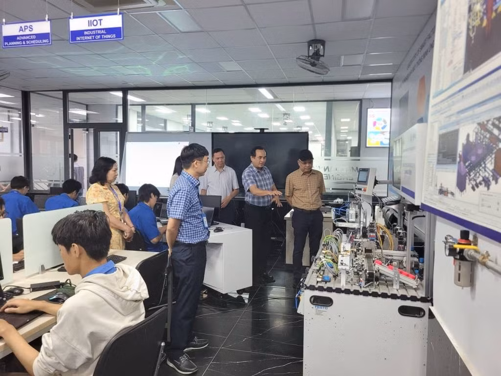Hoạt động nghiên cứu khoa học luôn được chú trọng tại Trường Đại học Công nghiệp Thành phố Hồ Chí Minh. Ảnh: website nhà trường