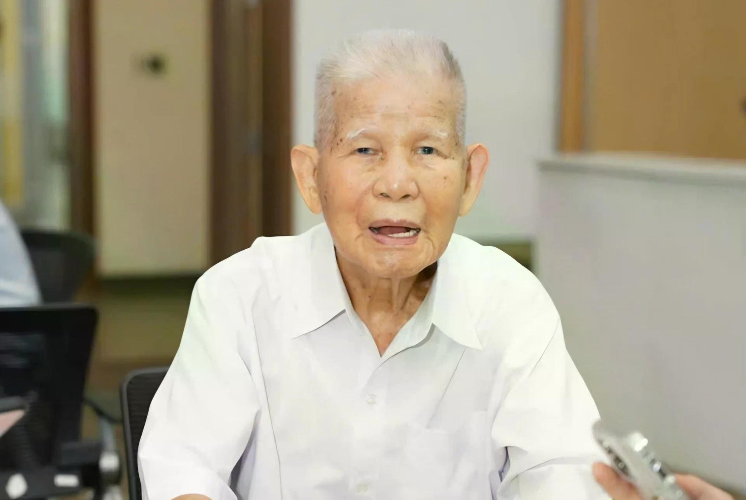 Giáo sư, Tiến sĩ khoa học Đặng Huy Huỳnh. Ảnh: NVCC