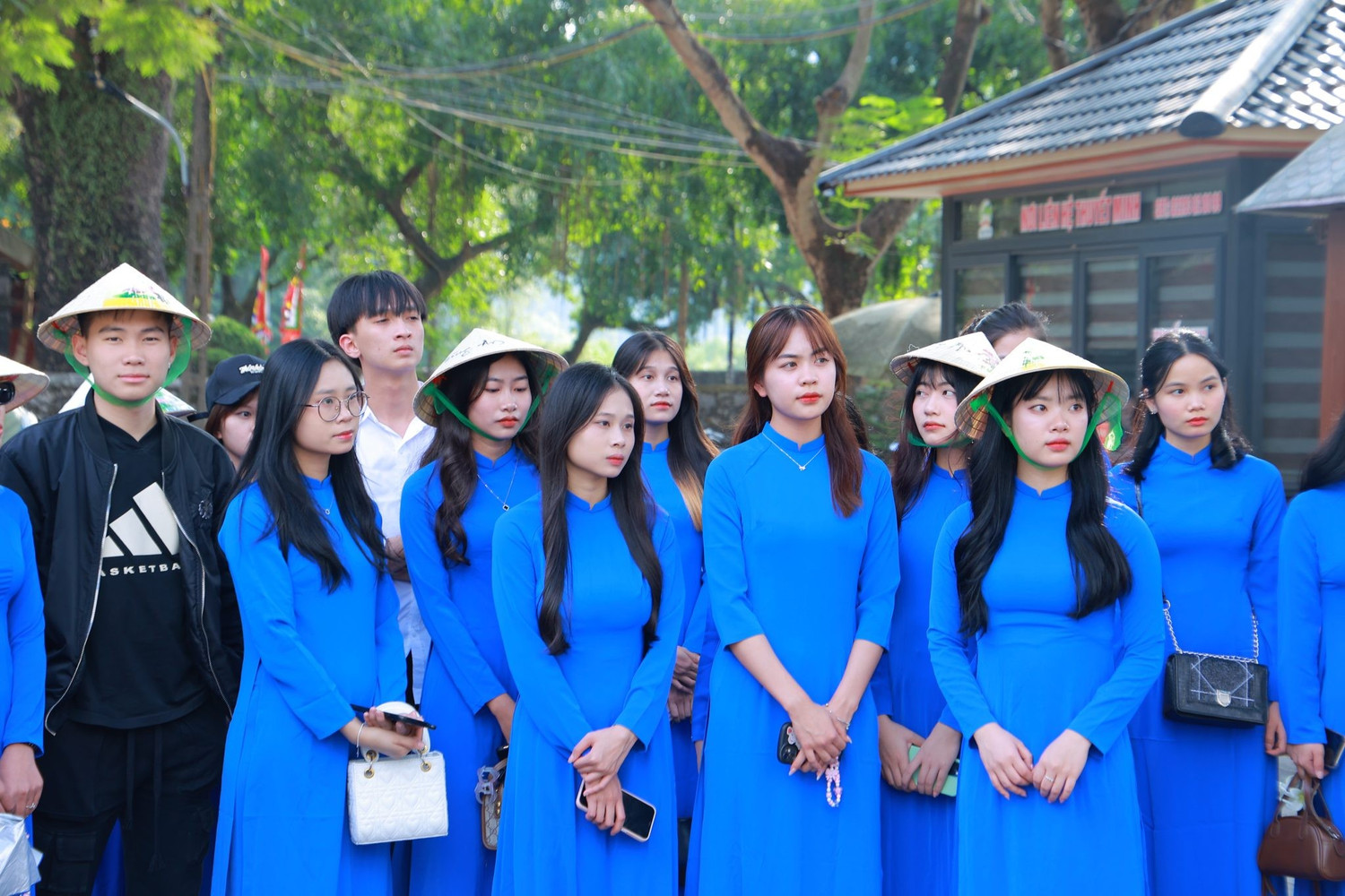 sinh-vien-truong-cao-dang-thuong-mai-va-du-lich-ha-noi.jpg