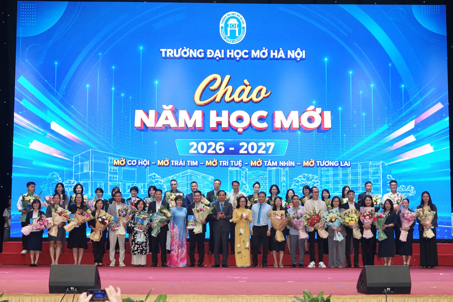 bgh-nha-truong-tang-hoa-tri-an-cac-don-vi-doanh-nghiep-ky-thoa-thuan-hop-tac.jpg