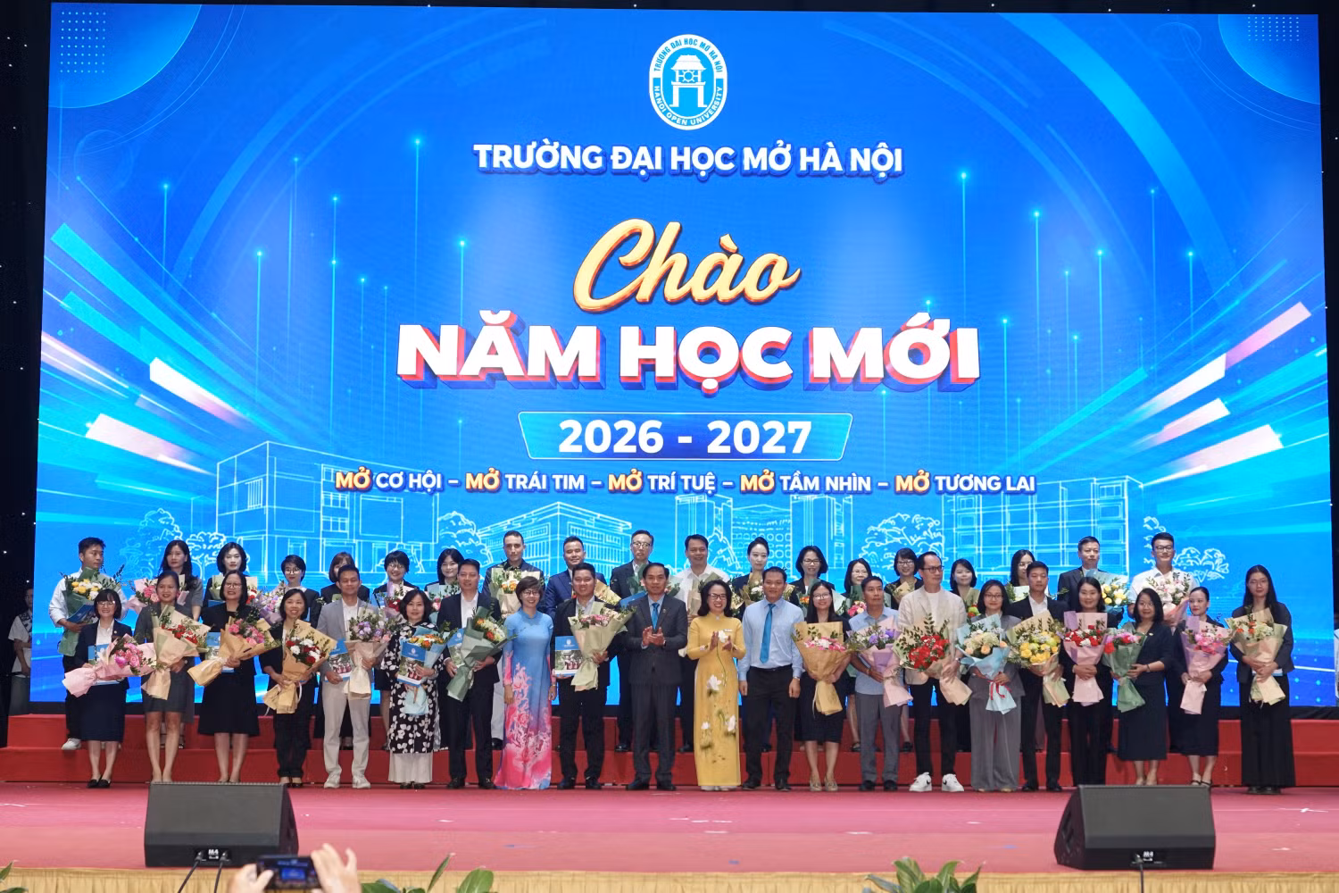 bgh-nha-truong-tang-hoa-tri-an-cac-don-vi-doanh-nghiep-ky-thoa-thuan-hop-tac.jpg