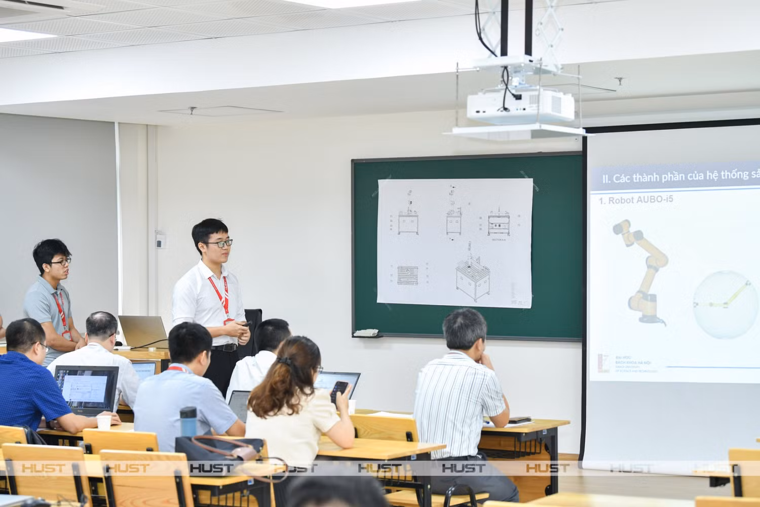 Hoạt động nghiên cứu khoa học trong trường đại học luôn được cơ sở giáo dục đại học chú trọng. Ảnh: HUST
