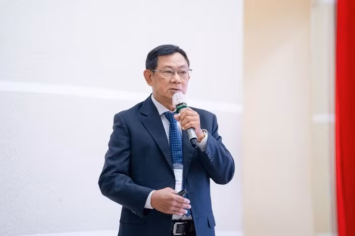 thay-nghia.jpg