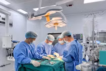 Vinmec Hạ Long giải cứu cụ bà 88 tuổi bị khối u giáp khổng lồ chèn ép đường thở suốt 18 năm