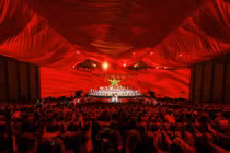 Vingroup tặng 50% giá vé show “Đất Nước Thiên Hùng Ca” tri ân người có công, người cao tuổi và HSSV