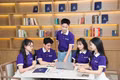 Sinh viên Trường Đại học Intracom. Ảnh NTCC