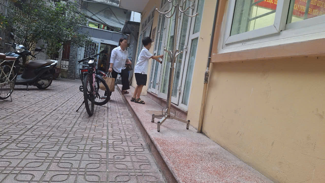 GV TH Ngọc Khánh dạy thêm đi muộn cả tiếng, thu nhập có người đến 30 triệu/tháng