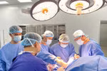 Vinmec Hải Phòng áp dụng thành công kỹ thuật thay khớp vai đảo ngược cho bệnh nhân người Anh