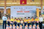 Chuẩn bị thêm nguồn nước uống cho học sinh Trường Tiểu học Tân Long trước ngày tựu trường