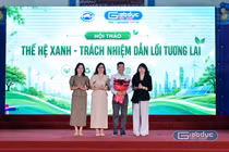 Diễn giả hỏi về lối sống của Thế hệ xanh, học sinh Trường THCS - THPT Newton hào hứng nêu quan điểm