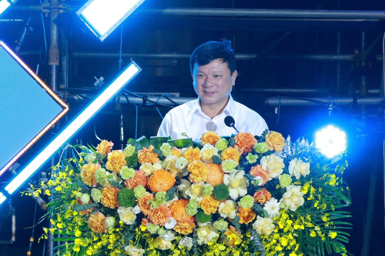 PGS.TS Hoàng Văn Hùng - Bí thư Đảng ủy, Giám đốc Đại học Thái Nguyên phát biểu giao nhiệm vụ.