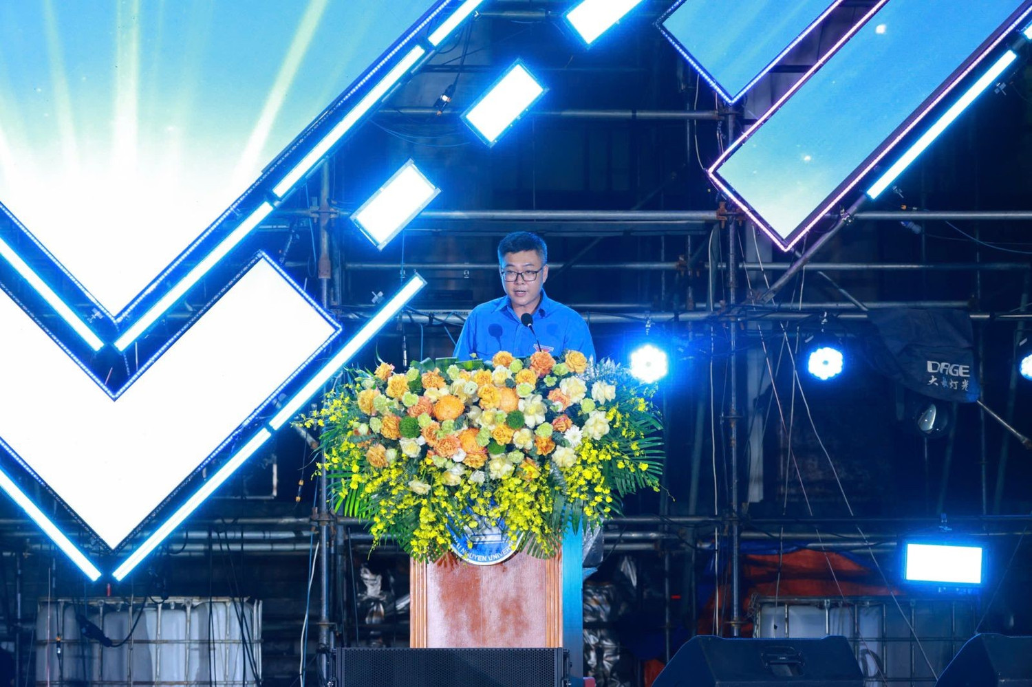 Đại diện lãnh đạo Đoàn Thanh niên Đại học Thái Nguyên đã phát động ra quân Chiến dịch Thanh niên tình nguyện hè năm 2026.