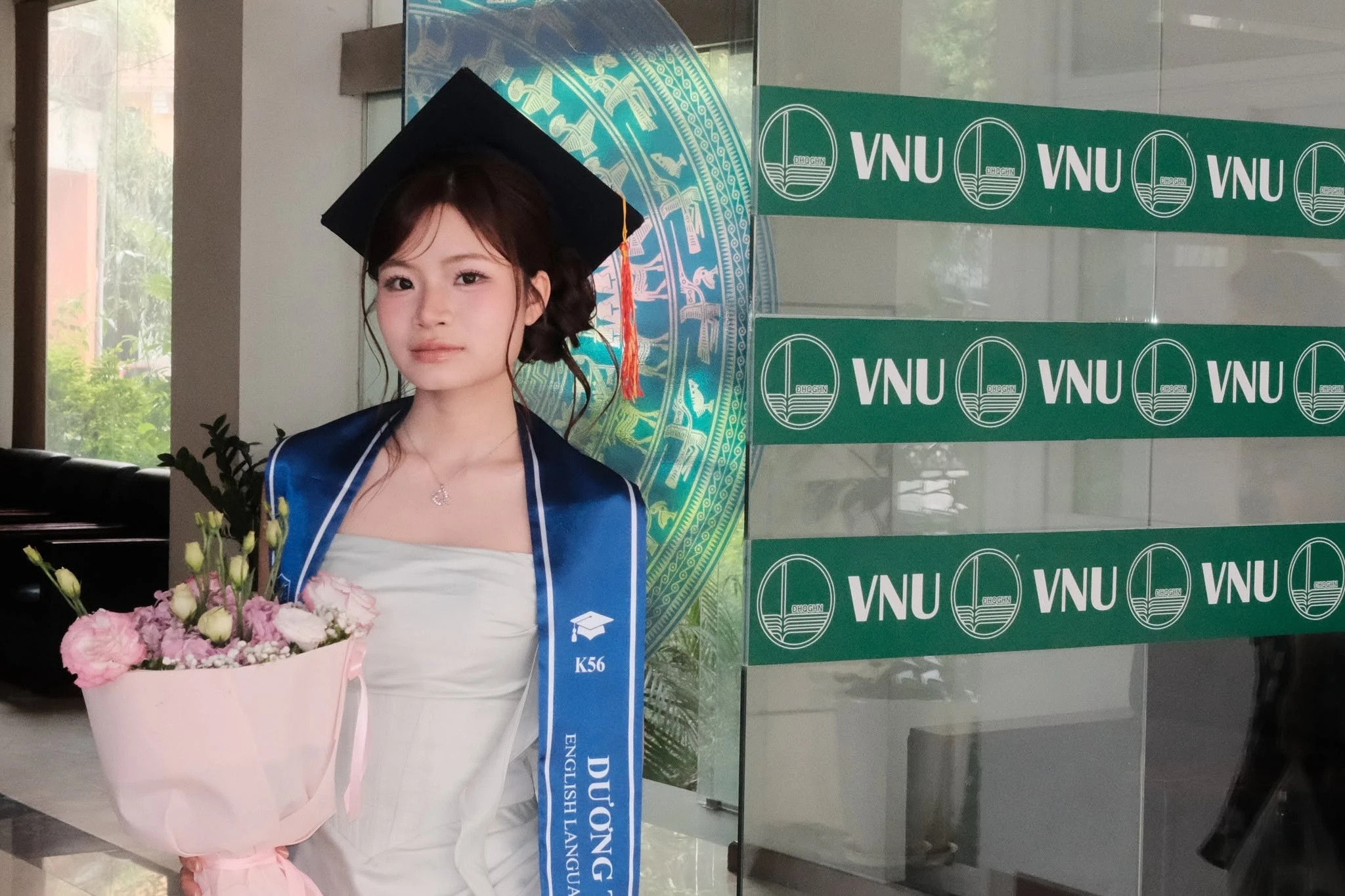 Từ lựa chọn “an toàn” đến hành trình khám phá bản thân của nữ thủ khoa ngành Ngôn ngữ Anh tại ULIS