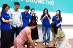 Trường Đại học Y Dược hướng dẫn một số kỹ năng sơ cấp cứu tại một số trường thành viên ĐHQGHN