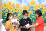 ROX Share tặng quà 1/6 cho bệnh nhi khó khăn