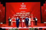 Agribank được vinh danh tại Chương trình Vinh quang Việt Nam 2025: Khẳng định vị thế trụ cột trong sự nghiệp phát triển “Tam nông”