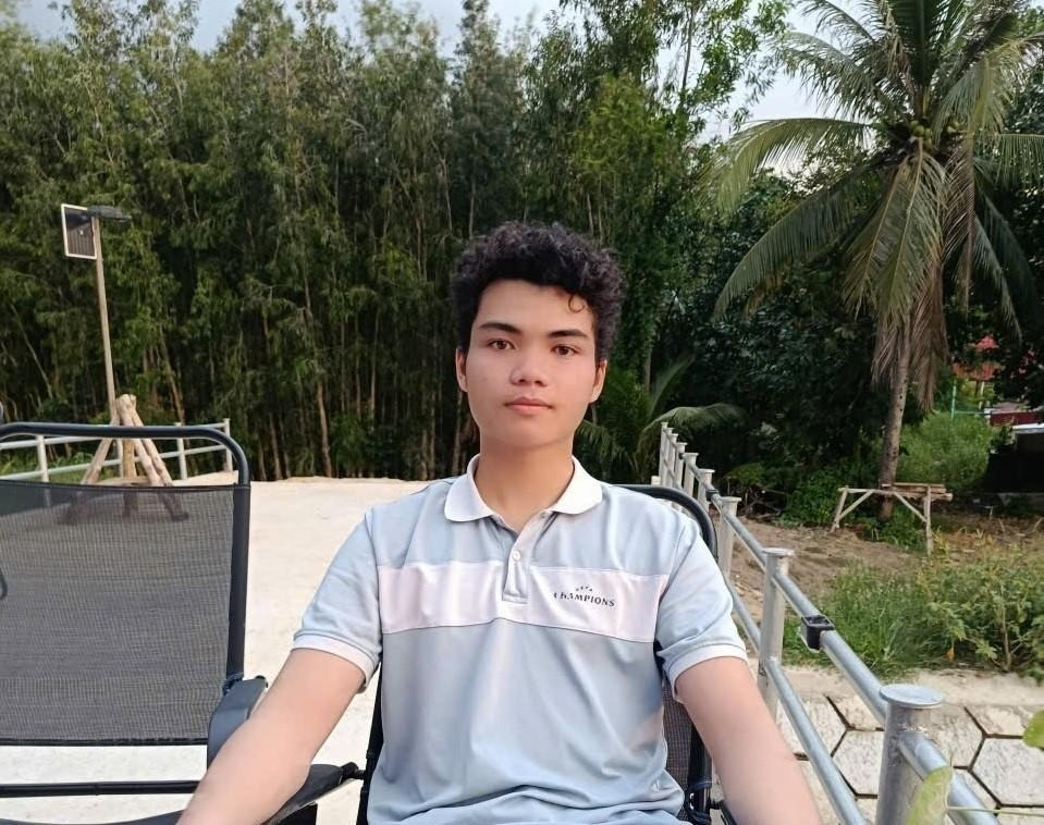 Nguyễn Thanh Quy, sinh viên năm 2 trường Đại học Bách Khoa TPHCM trúng 100 triệu đồng cũng nhờ uống Trà Xanh Không Độ trong hè 2025. (Ảnh: NVCC).