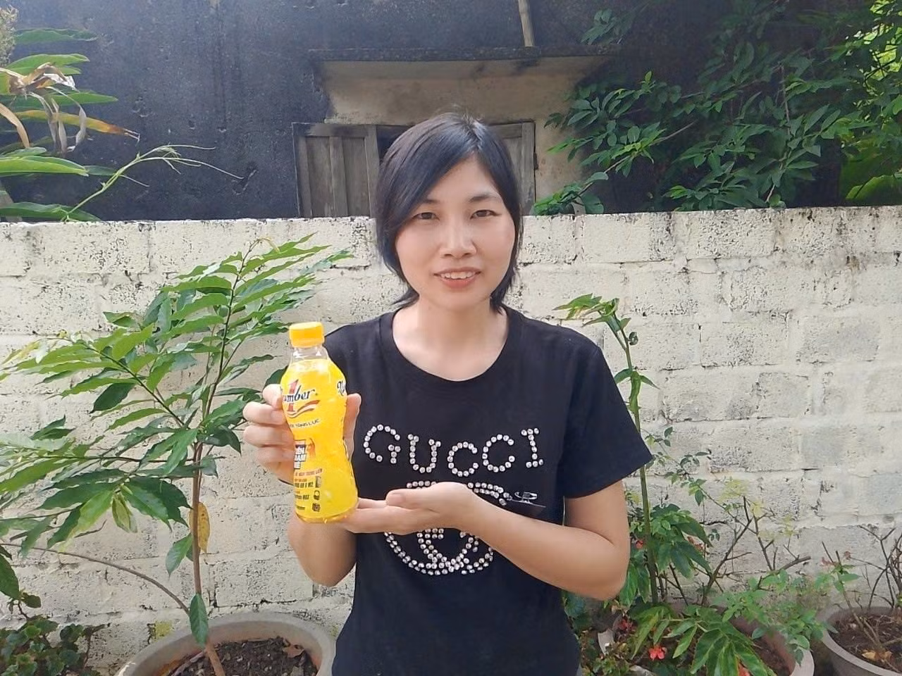 Chị Trịnh Thị Ngọc (Thanh Hóa) là một trong những khách hàng may mắn nhất trong hè 2025 khi trúng Giải Nhất trị giá 50 triệu đồng tiền mặt nhờ tiếp năng lượng với Number 1.