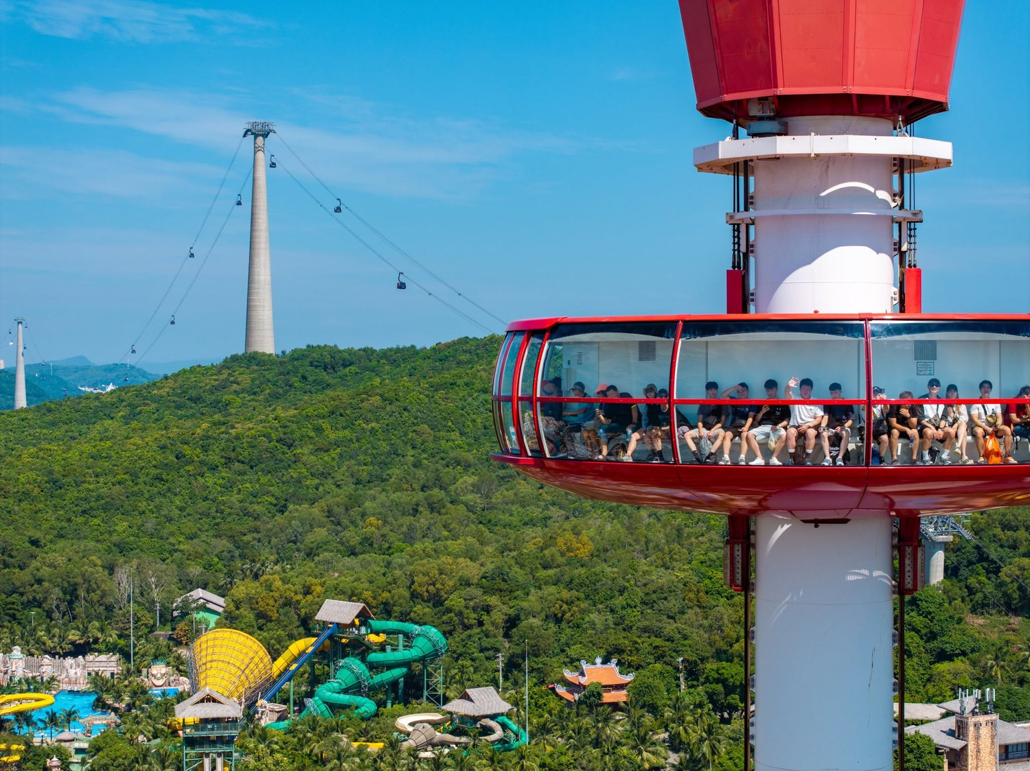 sun-world-hon-thom.jpg