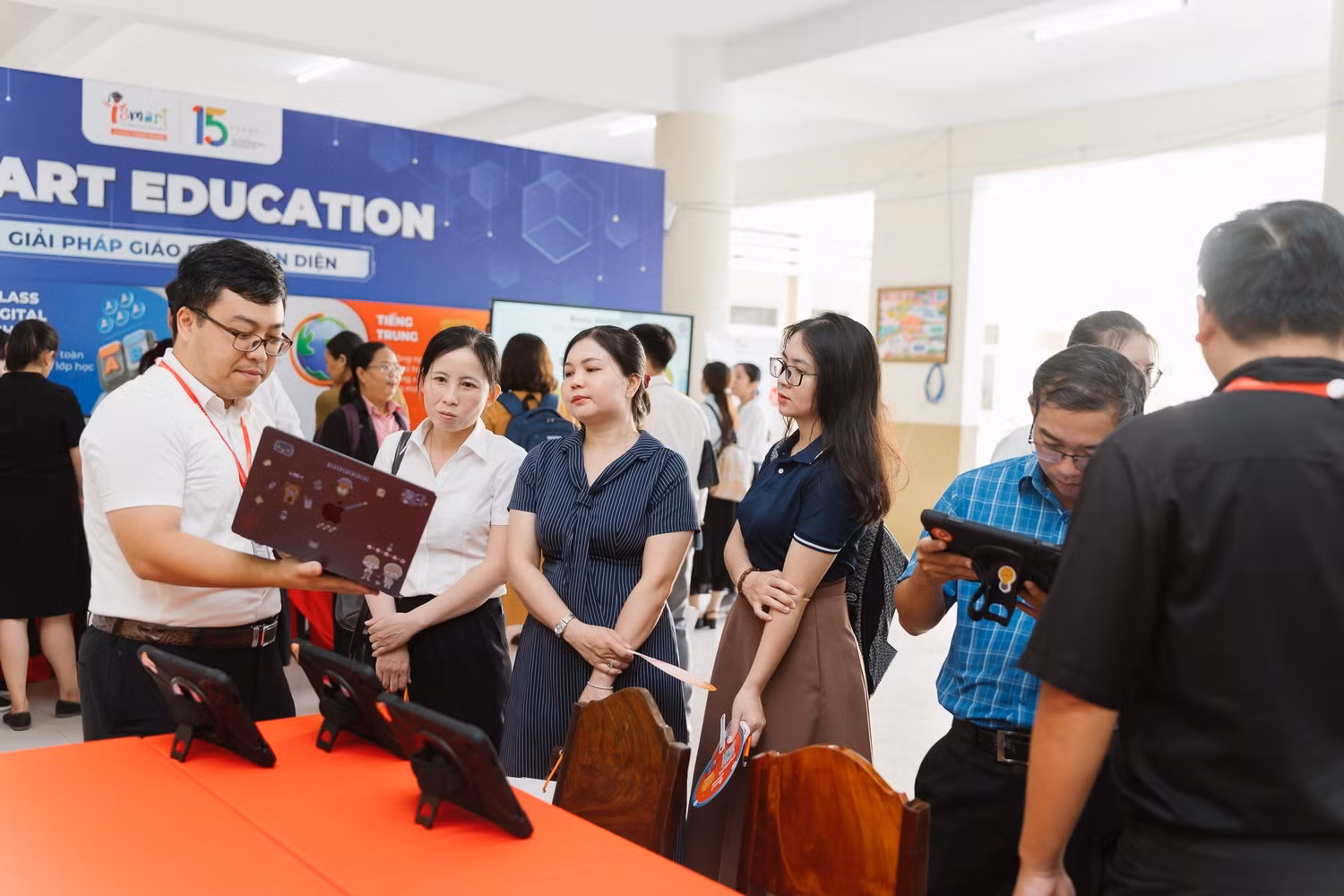 Ngày hội Công nghệ Giáo dục - EdTech Day 2026 tại Cần Thơ mở ra không gian trao đổi thực tế về lớp học số và các công cụ hỗ trợ giảng dạy.