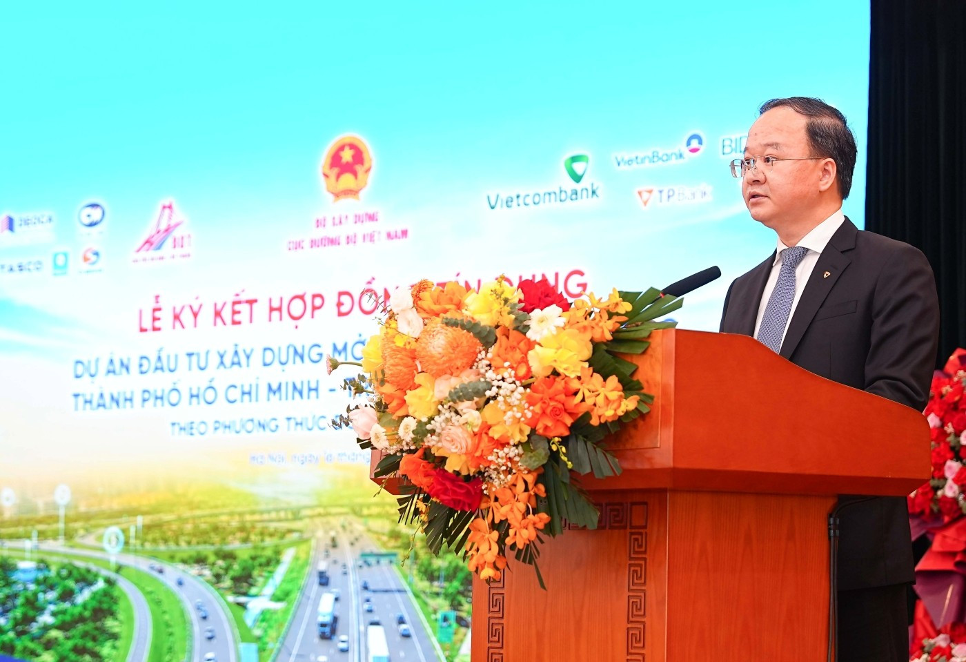 20260716-ndt-vcb-ky-ket-da-mo-rong-cao-toc-3.jpg