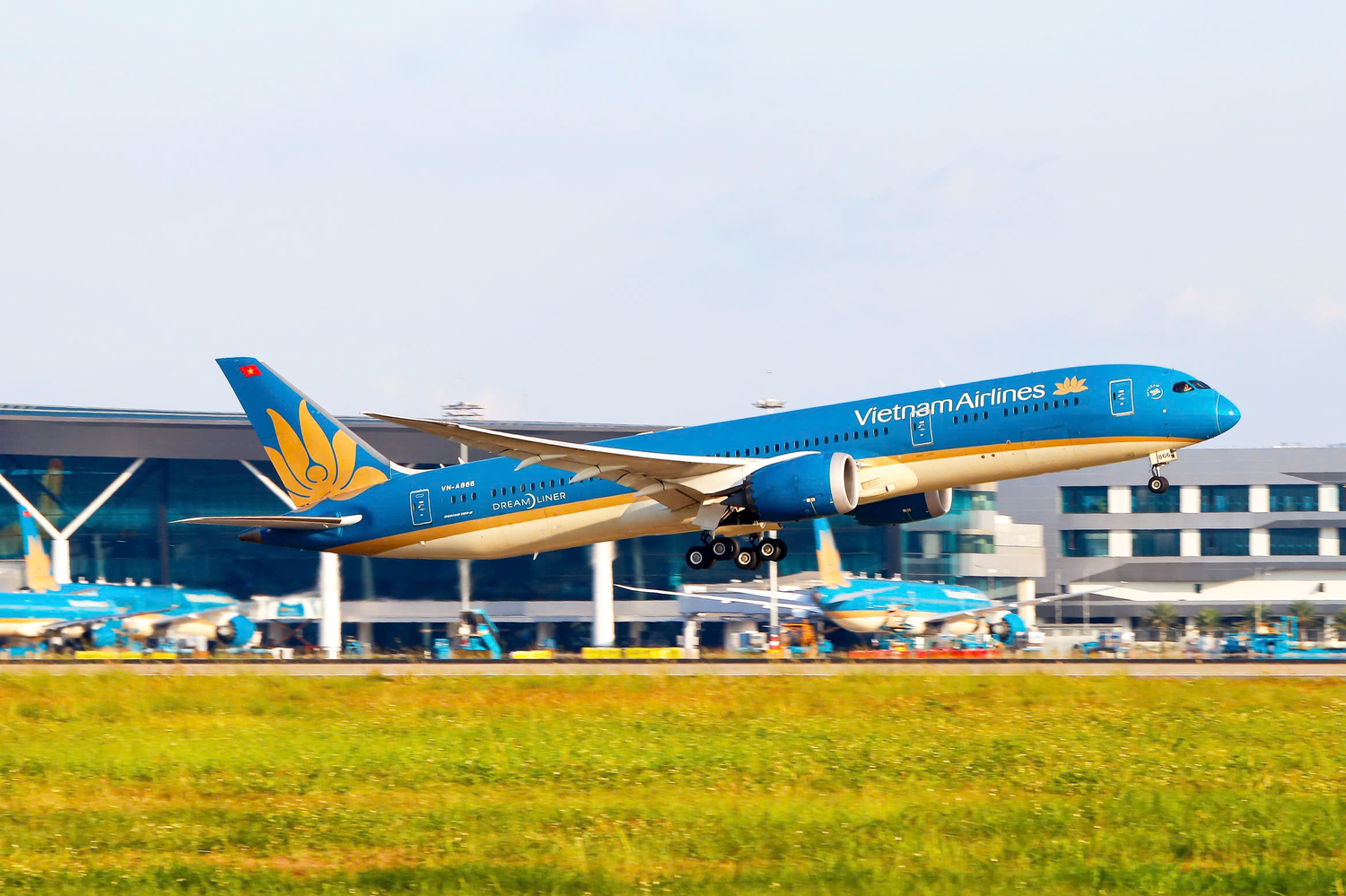 1-vietnam-airlines-vao-top-10-thuong-hieu-manh-nhat-viet-nam-theo-brand-finance.jpg