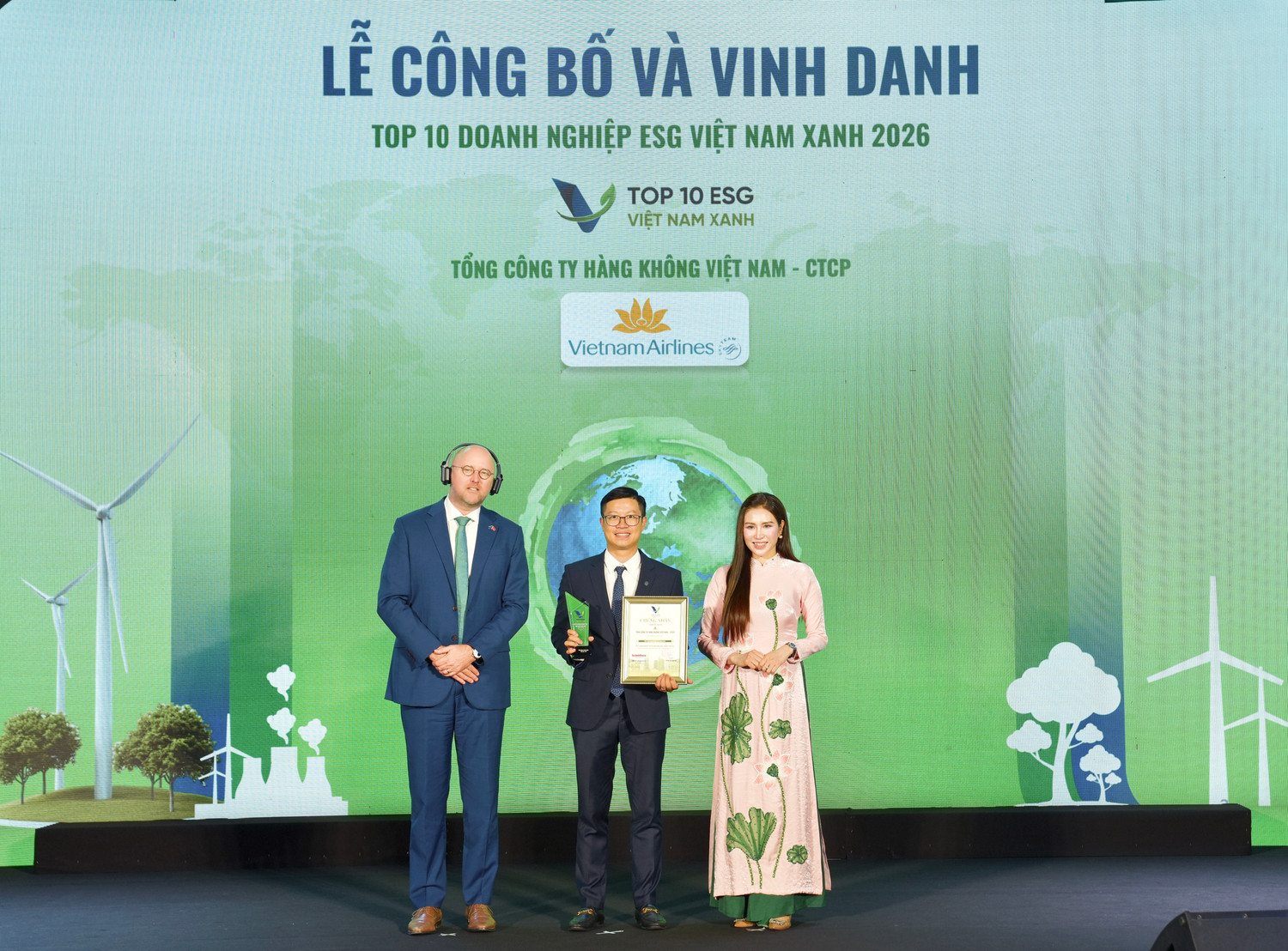 1-vietnam-airlines-duoc-vinh-danh-trong-top-10-doanh-nghiep-esg-viet-nam-xanh-2026-nganh-logisticsjpg.jpg