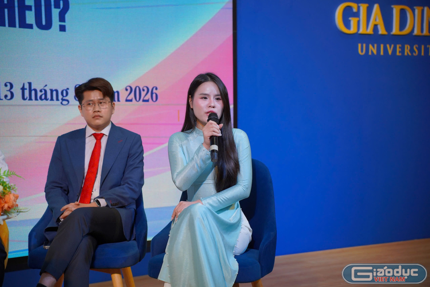 Bà Bế Thị Duyên, Phó Giám đốc Trung tâm Tuyển sinh – Truyền thông, Trường Cao đẳng Đại Việt Sài Gòn chia sẻ về một trong những “bẫy” mà sinh viên năm nhất dễ gặp nhất là việc làm thêm.