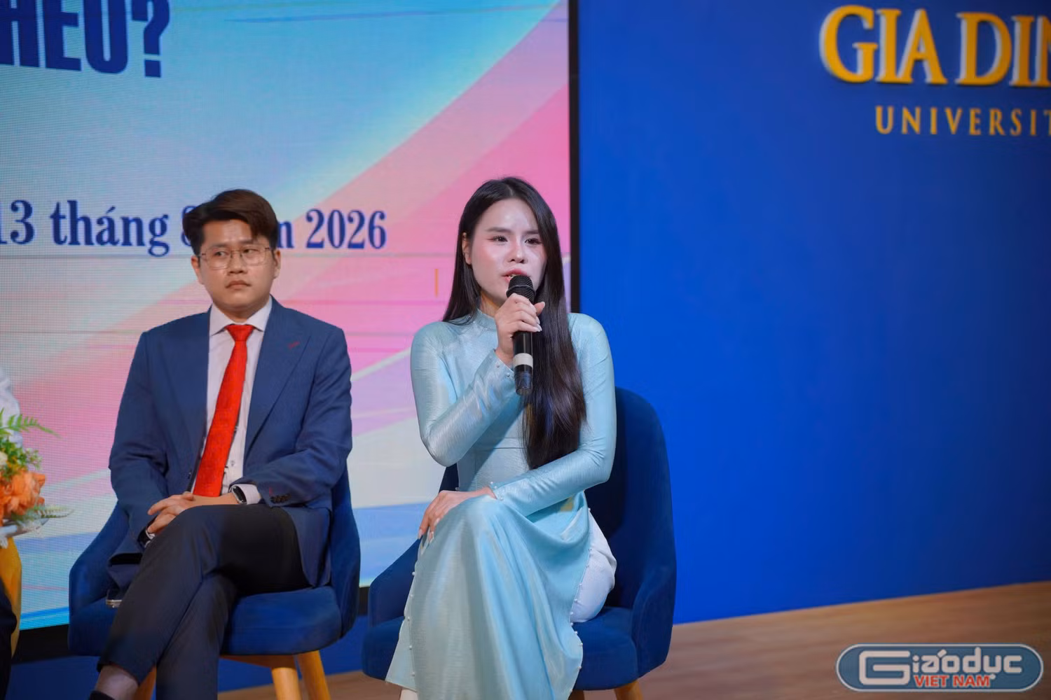 Bà Bế Thị Duyên, Phó Giám đốc Trung tâm Tuyển sinh – Truyền thông, Trường Cao đẳng Đại Việt Sài Gòn chia sẻ về một trong những “bẫy” mà sinh viên năm nhất dễ gặp nhất là việc làm thêm.
