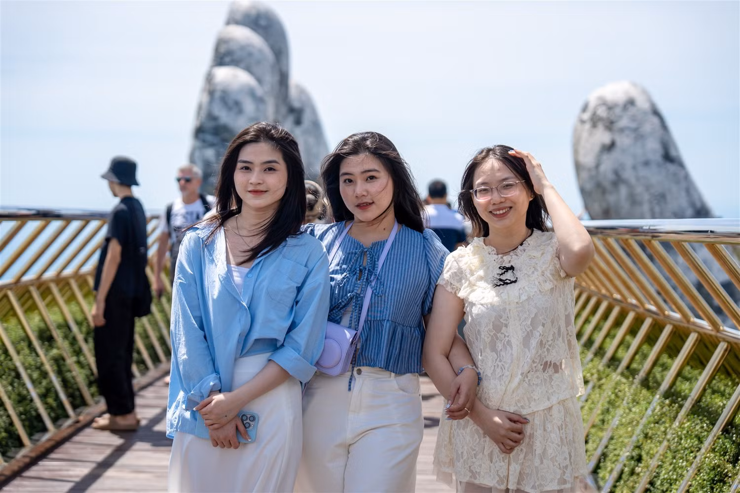 du-khach-tre-duoc-uu-dai-lon-khi-choi-ba-na-hills.jpg