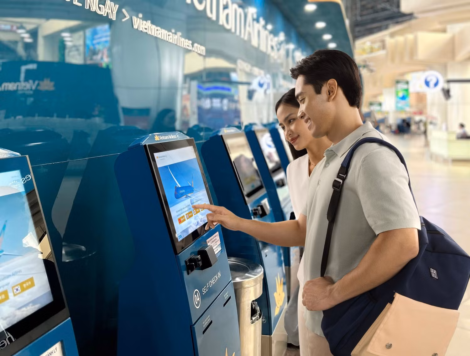 1-vietnam-airlines-group-khuyen-nghi-hanh-khach-chu-dong-lam-thu-tuc-truc-tuyen-truoc-chuyen-bay.jpg