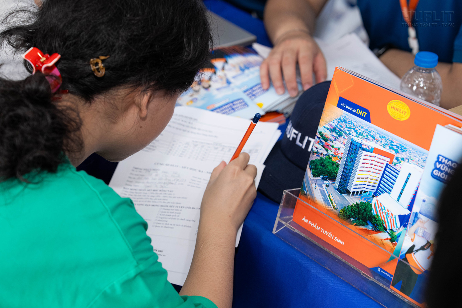 Chỉ còn chưa đầy 1 ngày nữa để chốt nguyện vọng trên cổng đăng ký chung của Bộ Giáo dục và Đào tạo.