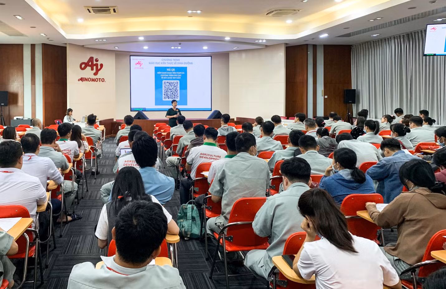 Chương trình giáo dục về sức khỏe tâm thần cho nhân viên tại nhà máy Ajinomoto Biên Hòa.