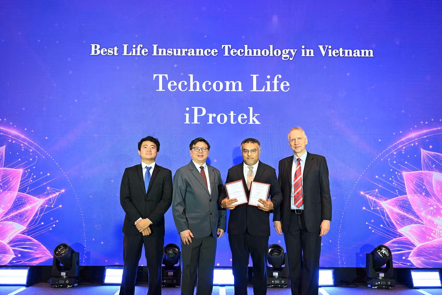 award-iprotek.jpg