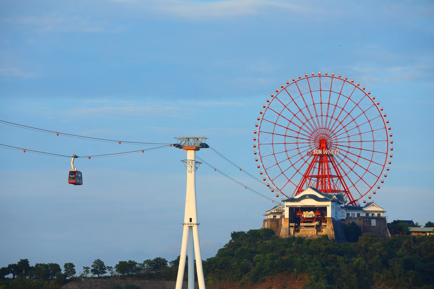 cap-treo-nu-hoang.jpg