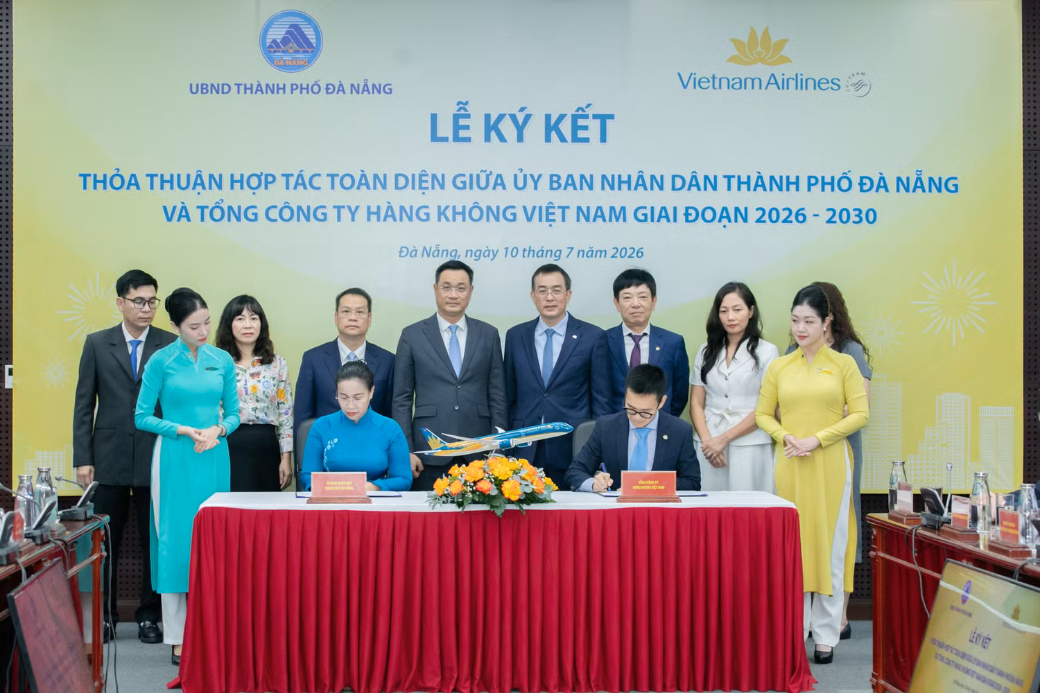 1-vietnam-airlines-va-ubnd-tp-da-nang-ky-ket-thoa-thuan-hop-tac-toan-dien-giai-doan-2026-2031.jpg