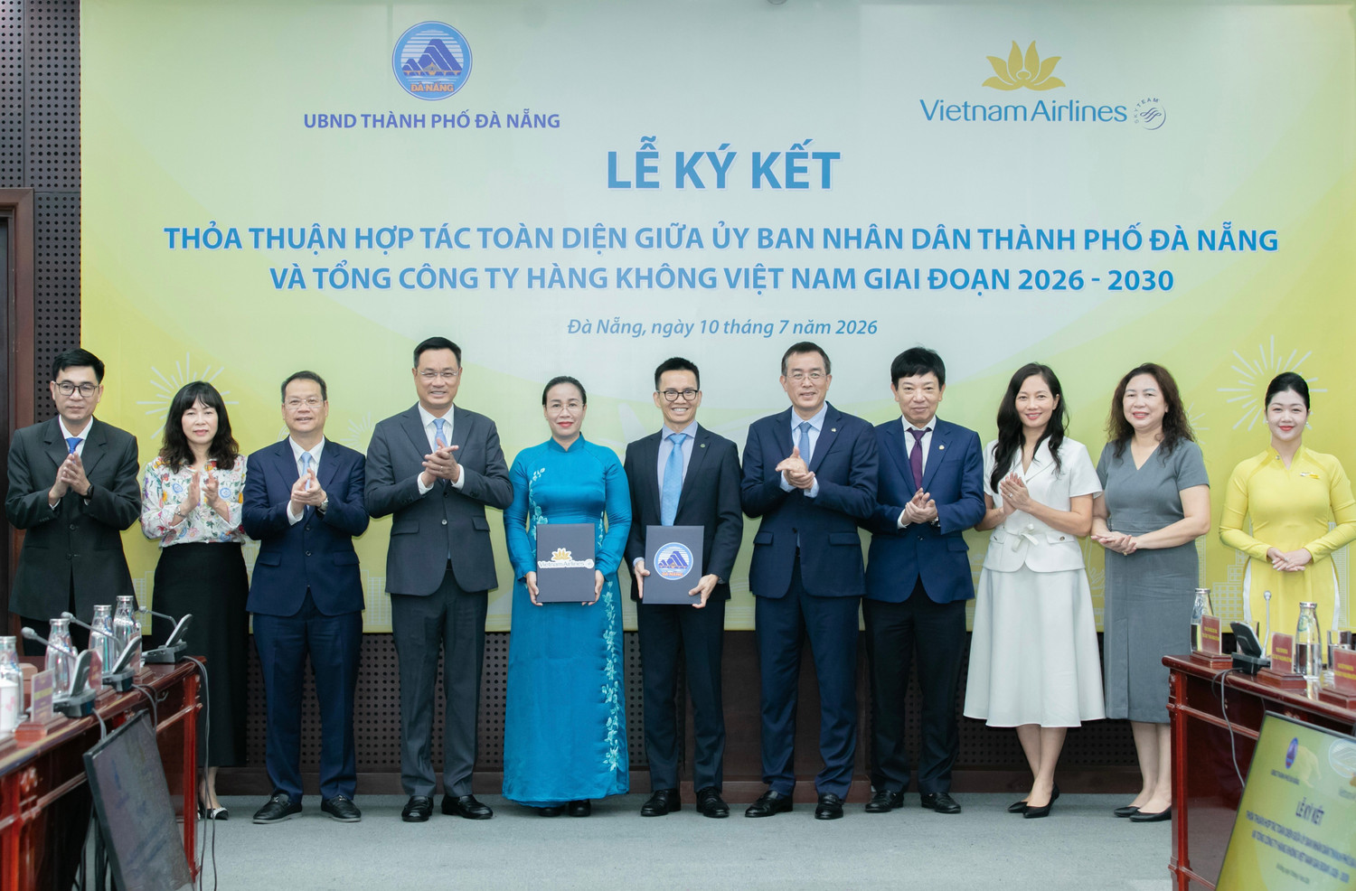2-hai-ben-se-tiep-tuc-phoi-hop-trong-cac-linh-vuc-hang-khong-du-lich-thuong-mai-va-dau-tu-dong-thoi-tang-ket-noi-va-quang-ba-hinh-anh-thanh-pho-tren-thi-truong-trong-nuoc-va-quoc-te.jpg