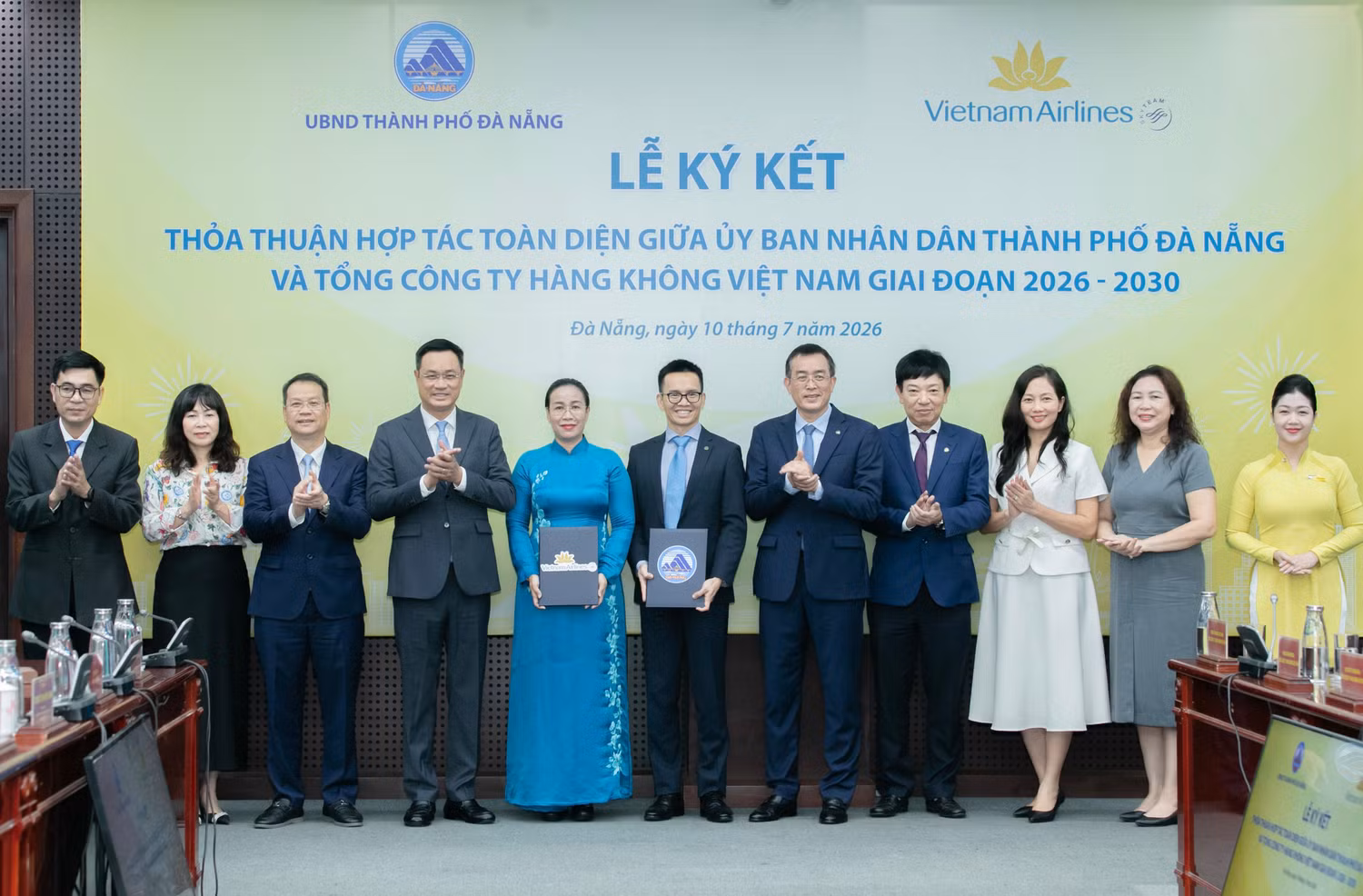 2-hai-ben-se-tiep-tuc-phoi-hop-trong-cac-linh-vuc-hang-khong-du-lich-thuong-mai-va-dau-tu-dong-thoi-tang-ket-noi-va-quang-ba-hinh-anh-thanh-pho-tren-thi-truong-trong-nuoc-va-quoc-te.jpg