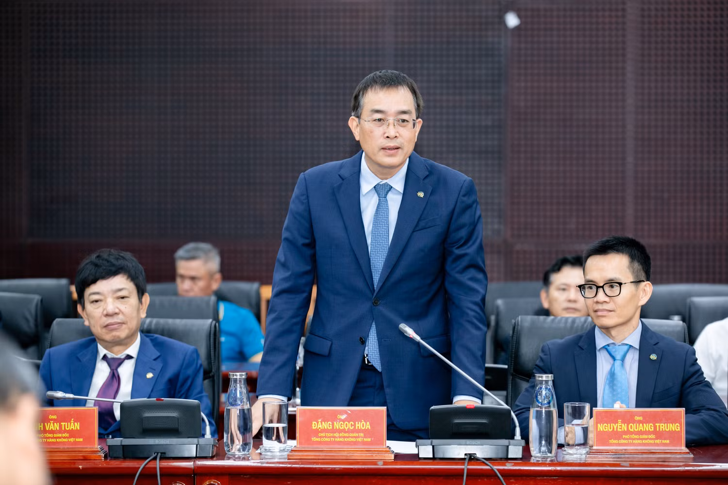 4-ong-dang-ngoc-hoa-chu-tich-hdqt-vietnam-airlines-phat-bieu-tai-le-ky-ket.jpg