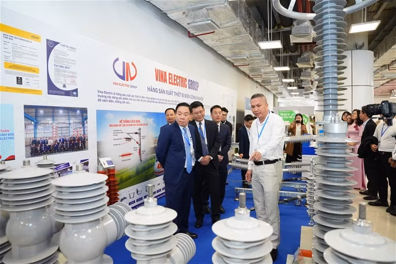 Triển lãm EL VIETNAM 2025 là cầu nối quan trọng giữa giới nghiên cứu và doanh nghiệp năng lượng, góp phần thúc đẩy đổi mới sáng tạo, chuyển đổi xanh và phát triển bền vững trong lĩnh vực năng lượng.