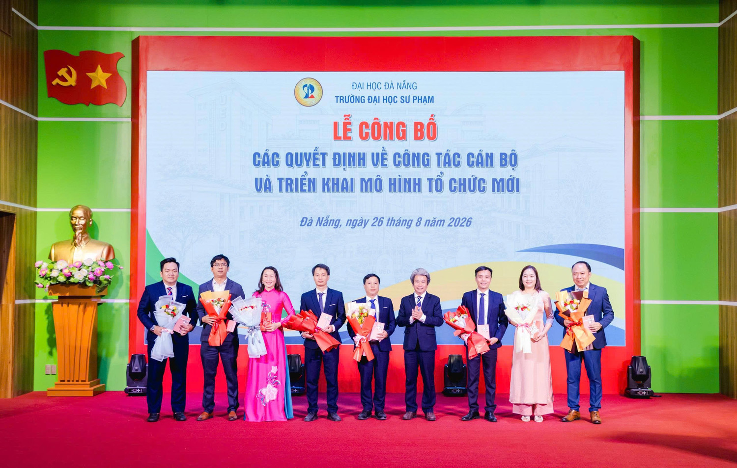 anh-08-tri-an-can-bo-thoi-chuc-vu.jpg