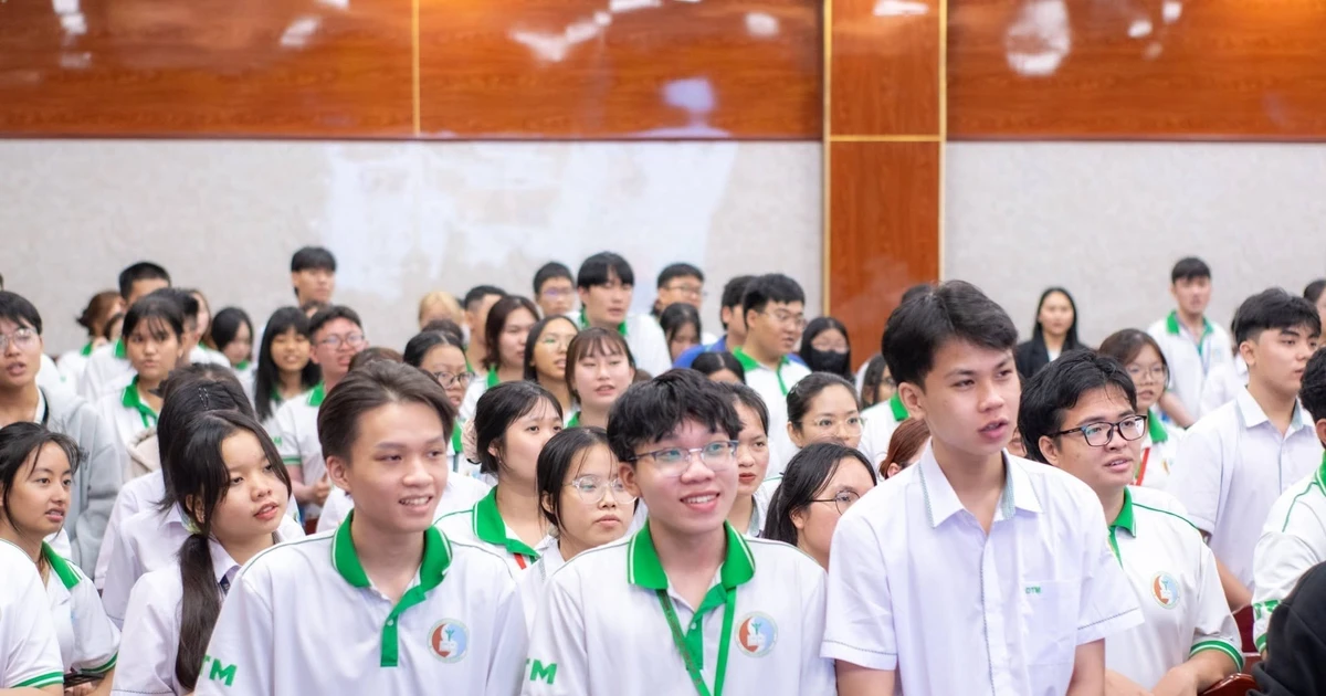 Logistics và Quản lý chuỗi cung ứng dẫn đầu điểm chuẩn ĐH Tài nguyên và Môi trường TPHCM
