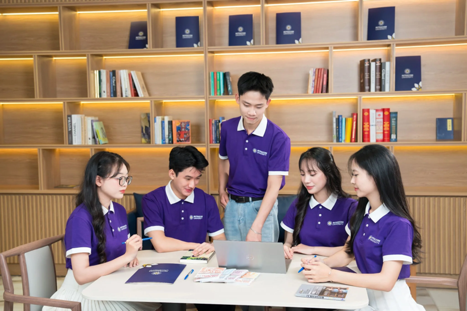 Sinh viên Trường Đại học Intracom. Ảnh: NTCC