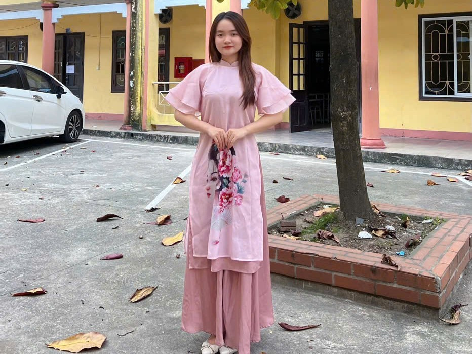 Cô Nguyễn Thảo Linh - giáo viên môn tiếng Anh, Trường Trung học phổ thông Nguyễn Văn Trỗi (Hà Nội). Ảnh: NVCC