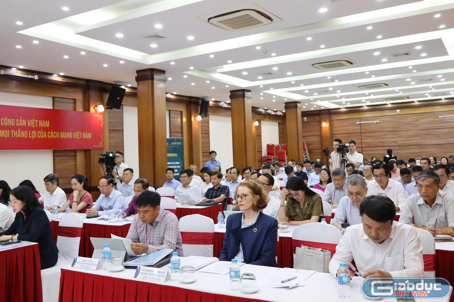 Hội thảo được tổ chức tại Trường Cao đẳng Cơ điện Hà Nội.