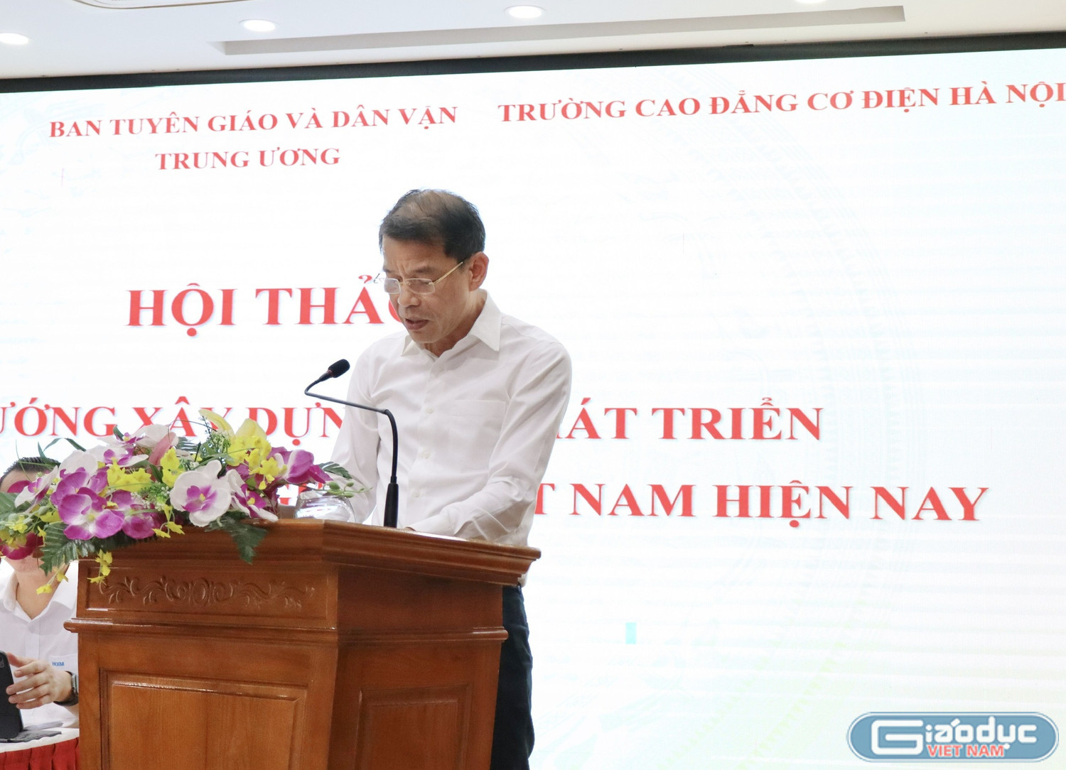 Ông Vũ Thanh Mai - Phó Trưởng Ban Tuyên giáo và Dân vận Trung ương phát biểu khai mạc hội thảo.