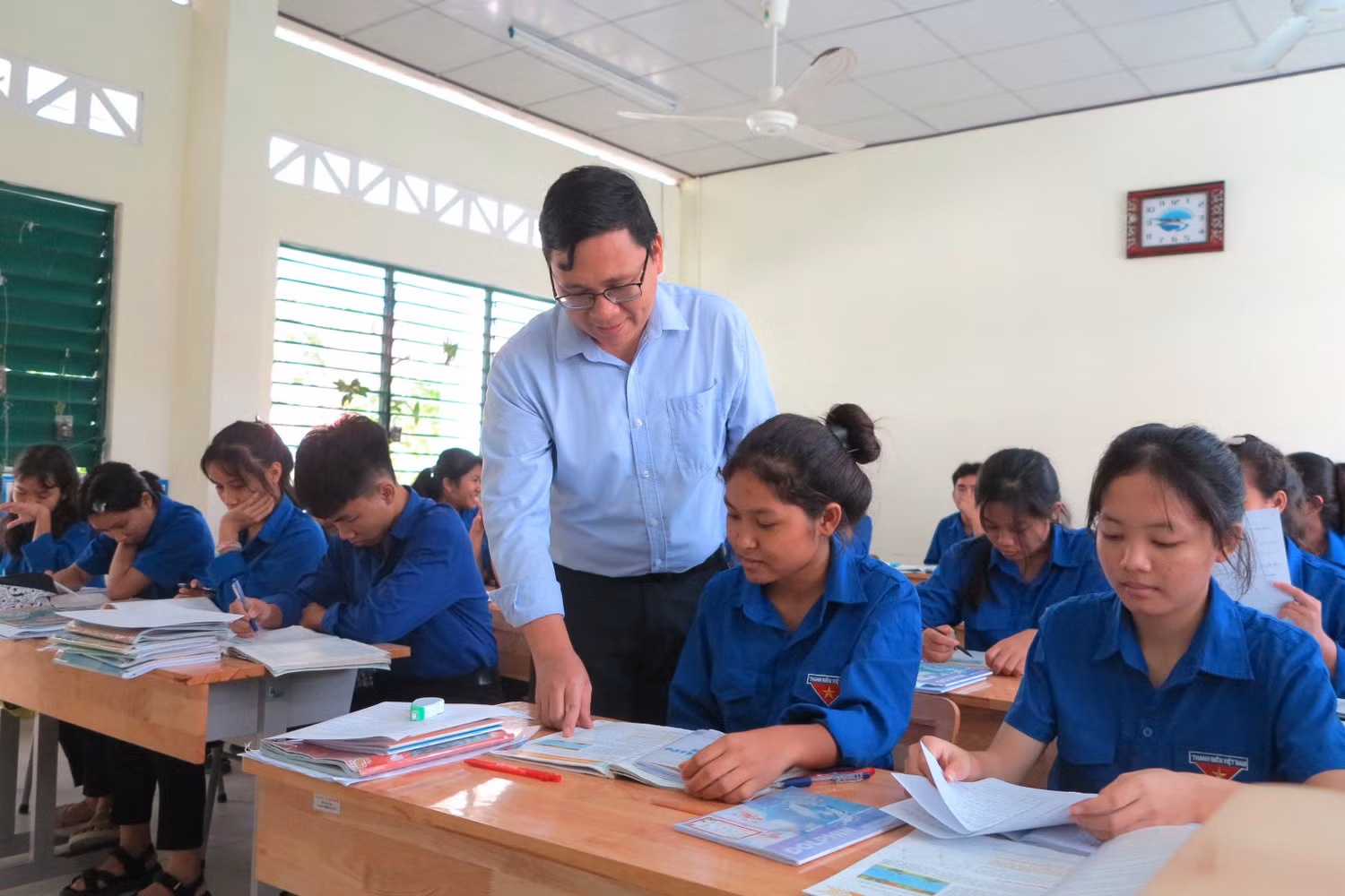 Tiết học của thầy và trò Trường Phổ thông Dân tộc nội trú Trung học phổ thông tỉnh Khánh Hòa. Ảnh website nhà trường.